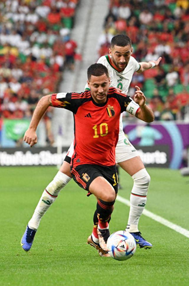 体育-包含曼联绝杀AC米兰，阿扎尔梅开二度足总杯的词条