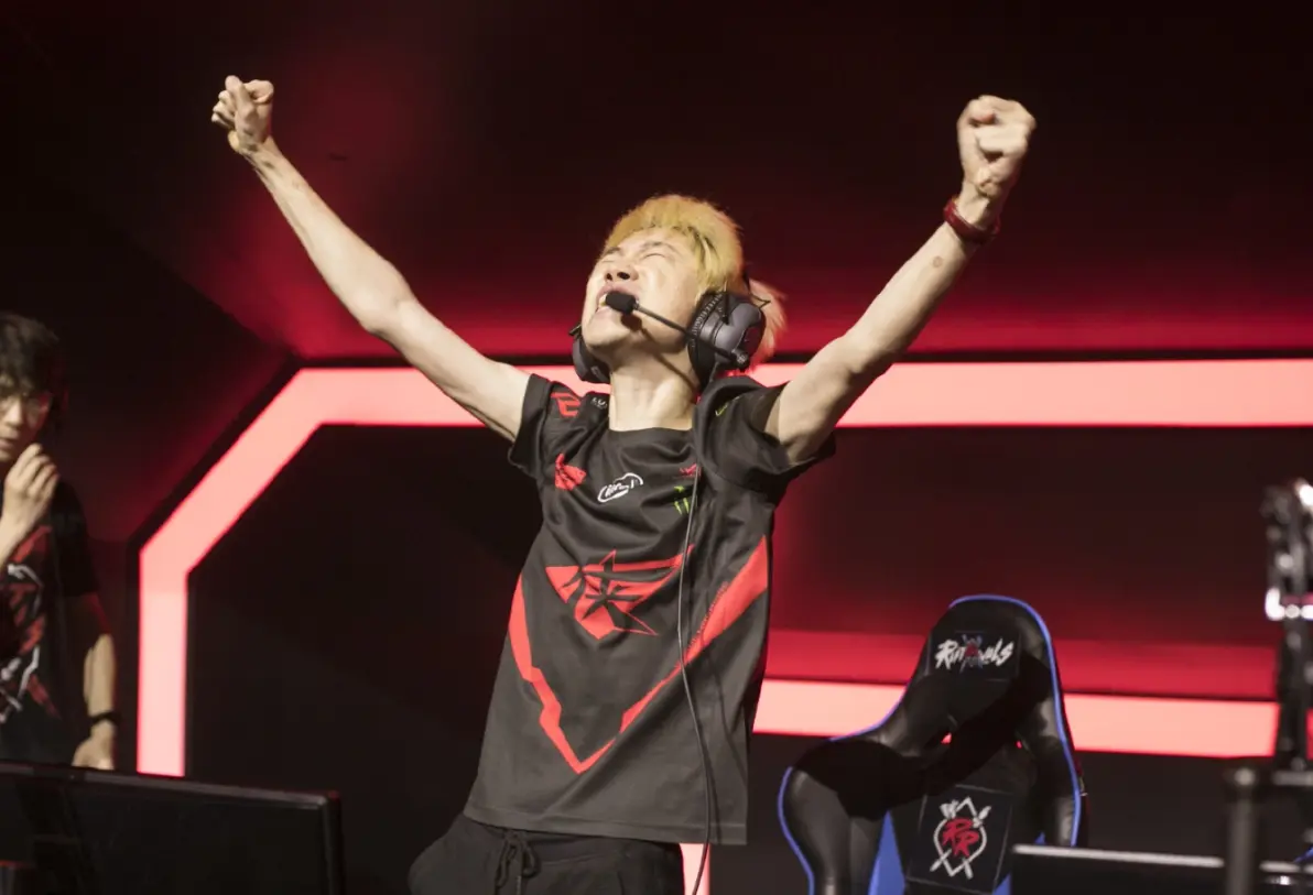 体育平台APP-包含EDG翻盘V5，Doinb开启传奇时刻半决赛3:2（上海）的词条